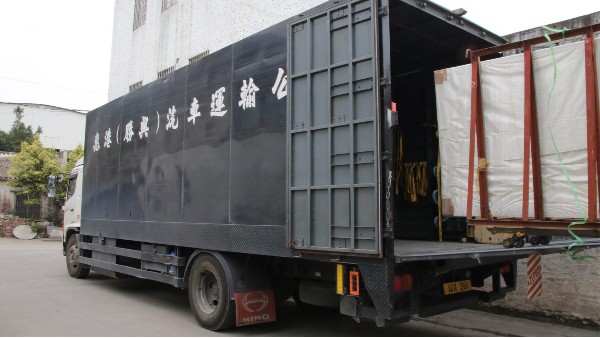 佛山哪個門窗廠家做工程門窗做得好？-樓上樓門窗